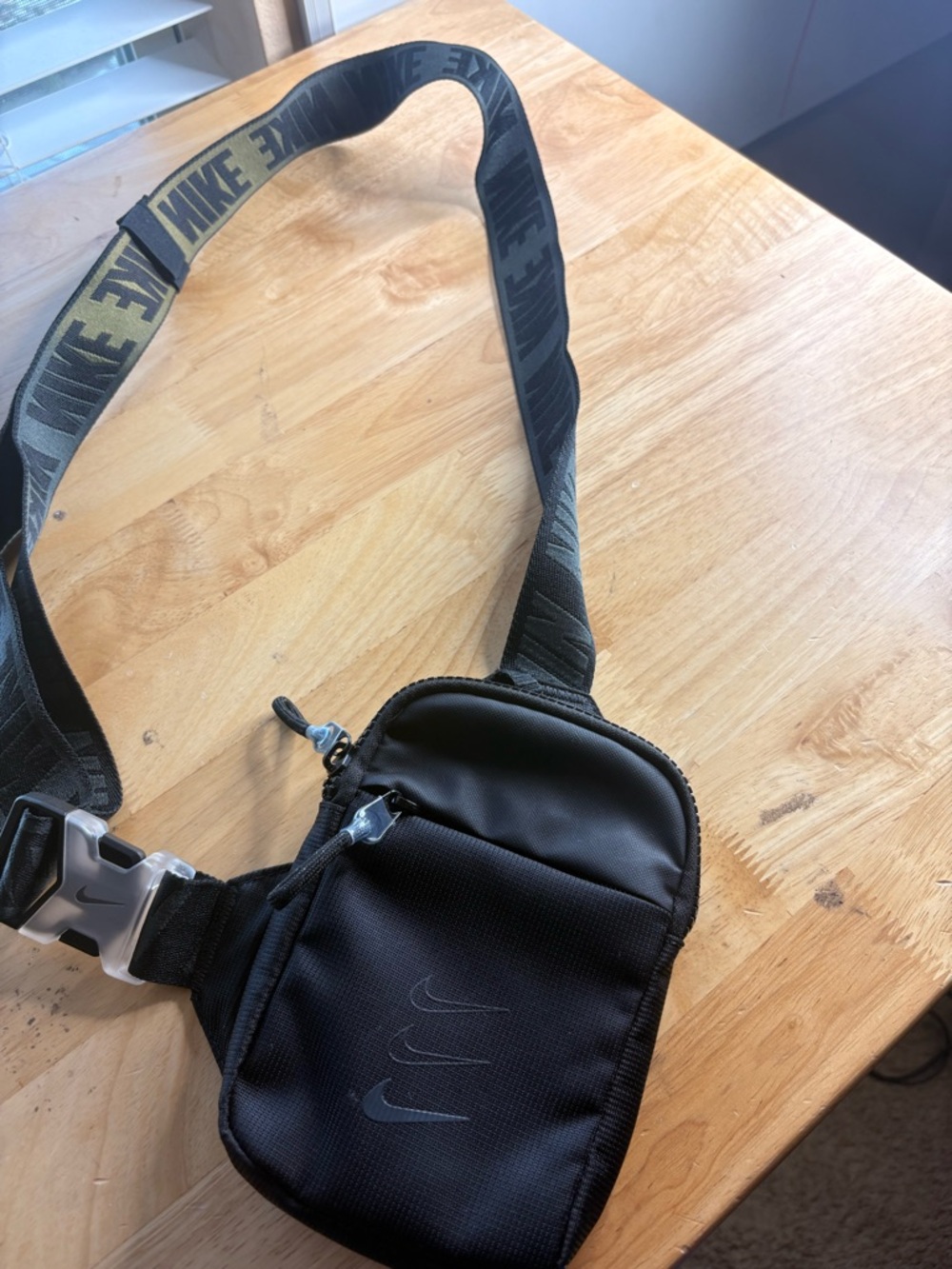 Nike Black Crossbody Sling Bag - Compact unisex Shoulder Pouch